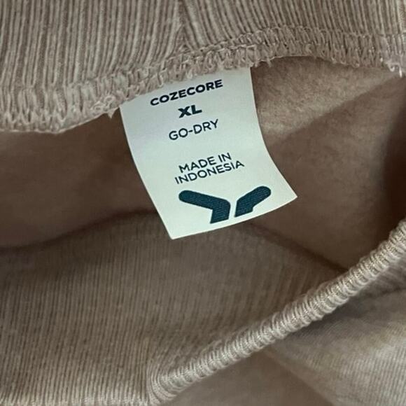 Old Navy Sleeveless CozeCore Mock-Neck Cropped Top Size XL Workout Gym - Picture 9 of 10